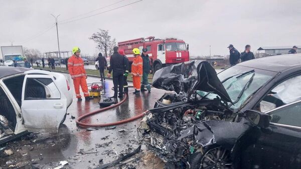 Дорожно-транспортное происшествие на дороге Эчмиадзин - Армавир (19 марта 2024). Армавир - Sputnik Армения