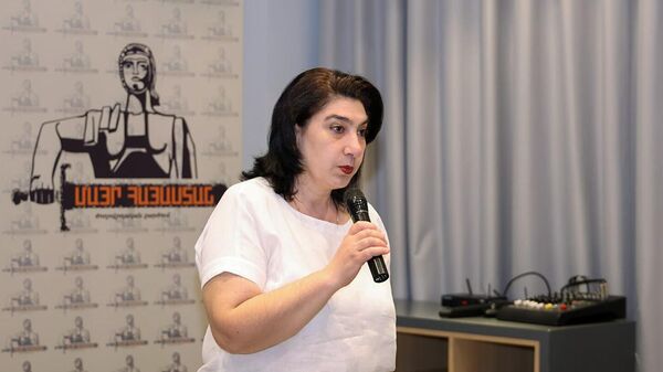 Дзюник Агаджанян на совещании по текущим проблемам (7 июля 2023). Еревaн - Sputnik Армения
