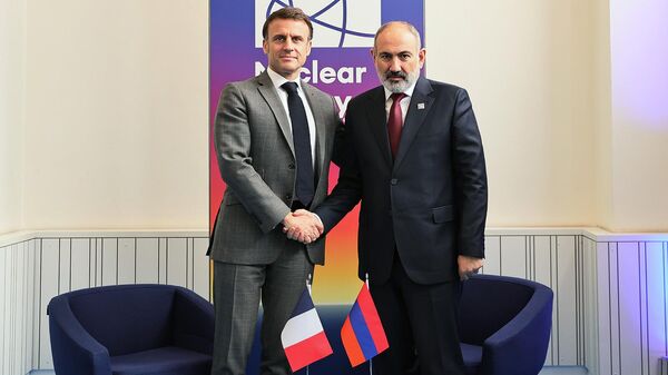 Встреча премьер-министра Никола Пашиняна с президентом Франции Эммануэлем Макроном в рамках первого Саммита по ядерной энергии (21 марта 2024). Брюссель - Sputnik Армения