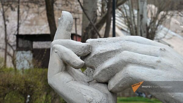 «Բարեկամության ձեռքեր» արձանը Երևանում  - Sputnik Արմենիա