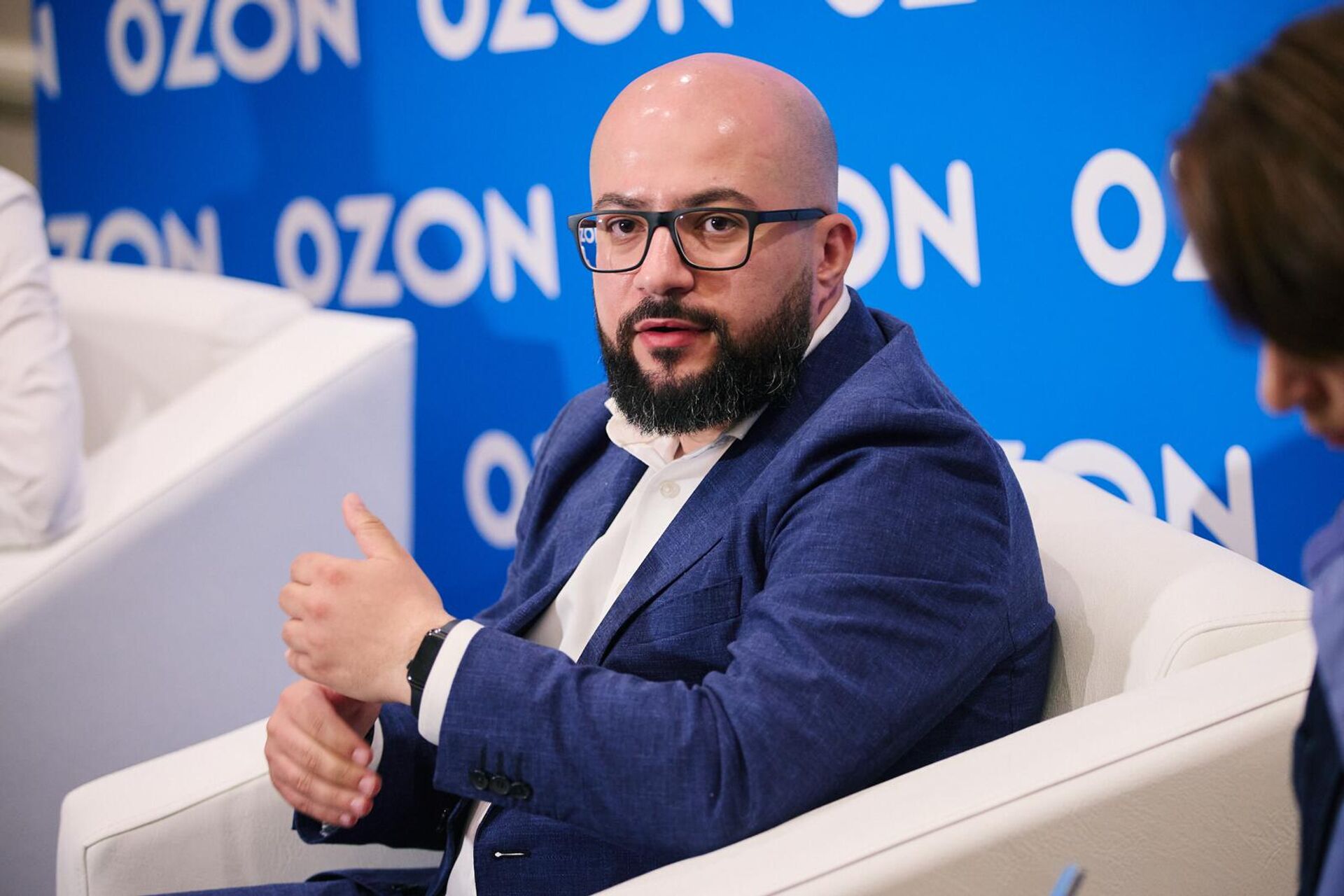 Коммерческий директор Ozon Армения Ашот Ахвердян на форуме по развитию электронной торговли, проведенный платформой Ozon (3 апреля 2024). Еревaн - Sputnik Армения, 1920, 04.04.2024