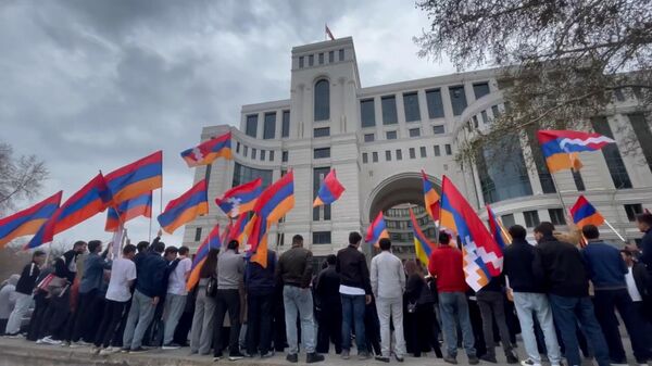 Акция протеста у МИД Армении против двойных стандартов Европы в вопросе политзаключенных - Sputnik Армения