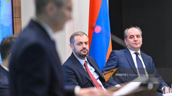Министр экономики Геворг Папоян на армяно-казахском форуме (9 апреля 2024). Ереван - Sputnik Армения