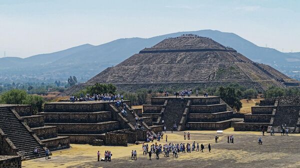 Ацтекский город Теотиуакан, Аллея мёртвых и пирамида Солнца - Sputnik Армения
