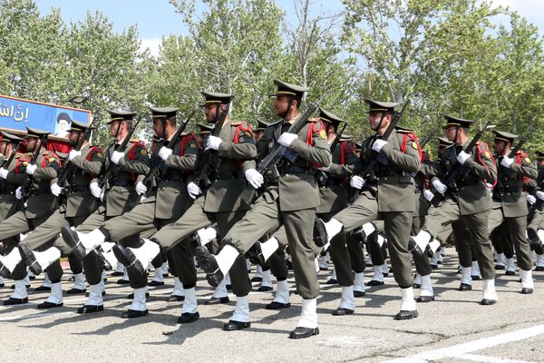 Военный парад в Тегеране, посвященный Дню армии - Sputnik Армения