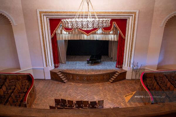 Концертный зал Дома культуры в селе Верин Арташат Араратской области - Sputnik Армения