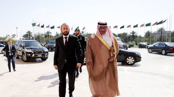 Արարատ Միրզոյանն ու և Սաուդյան Արաբիայի արտաքին գործերի նախարար արքայազն Ֆեյսալ բին Ֆարհան Ալ Սաուդին - Sputnik Արմենիա