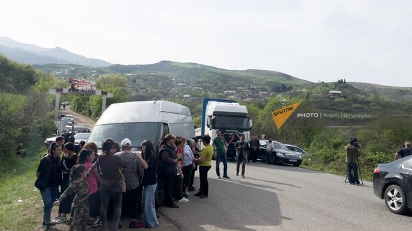 Жители сел Киранц, Баганис и Воскепар перекрыли дорогу в знак протеста против решения о сдаче Азербайджану территорий в рамках делимитации (20 апреля 2024). Тавуш - Sputnik Армения