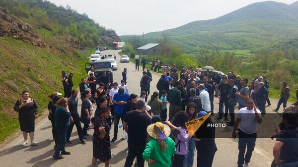 Жители приграничных сел Тавушской области перекрыли дорогу Киранц-Воскепар (21 апреля 2024). Тавуш - Sputnik Армения
