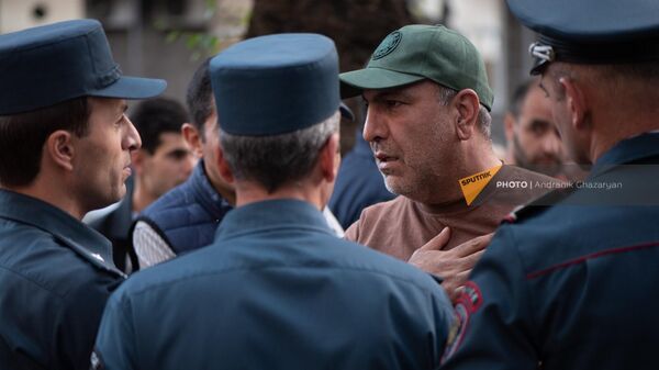 Учредитель движения Камк (Воля) Ваагн Чахалян на акции протеста в солидарность с тавушцами (22 апреля 2024). Еревaн - Sputnik Армения