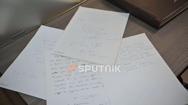 Кто первым оставил запись в Книге Музей-института Геноцида армян  - Sputnik Армения