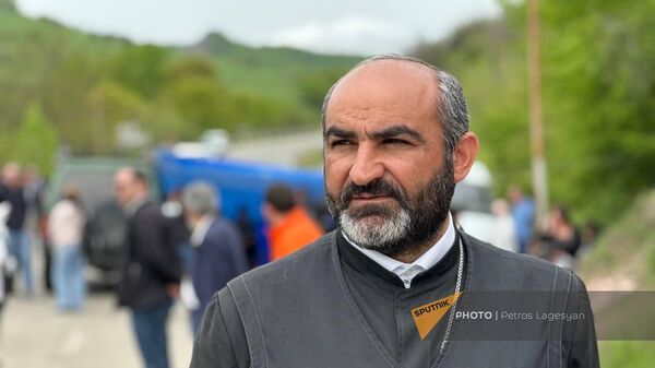 Священник Арам Мирзоян, духовный пастырь Бердского района - Sputnik Армения
