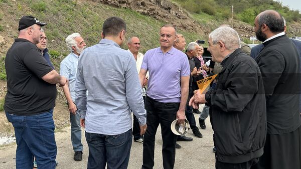 Сейран Оганян присоединился к заблокировавшим дорогу села Киранц (24 апреля 2024). Тавуш - Sputnik Արմենիա
