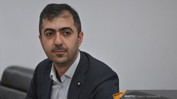 Бывший заместитель министра юстиции, эксперт по конституционному праву Арам Орбелян в гостях радио Sputnik - Sputnik Армения
