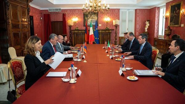 Делегация во главе с заместителем министра обороны Армении Кареном Брутяном находятся с официальным визитом в Италии - Sputnik Армения