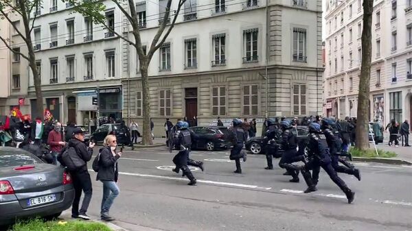 Ֆրանսիայի Լիոն քաղաքում մայիսմեկյան երթի ժամանակ բախումներ են սկսվել ցուցարարների և ոստիկանների միջև - Sputnik Արմենիա