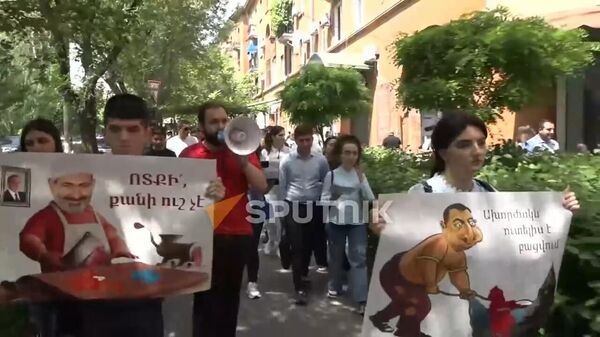 Երևանում ՀՅԴ «Նիկոլ Աղբալյան» ուսանողական միությունը ի աջակցություն Տավուշի երթ է իրականացնում - Sputnik Արմենիա
