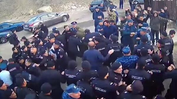 Полиция применила силу в отношении жителей села Киранц - Sputnik Армения