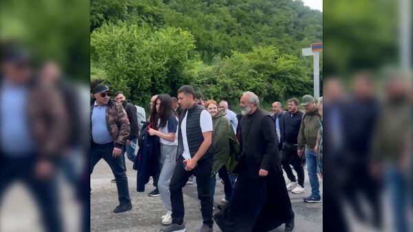 Протестное шествие выдвинулось из приграничного села Киранц в Ереван - Sputnik Армения