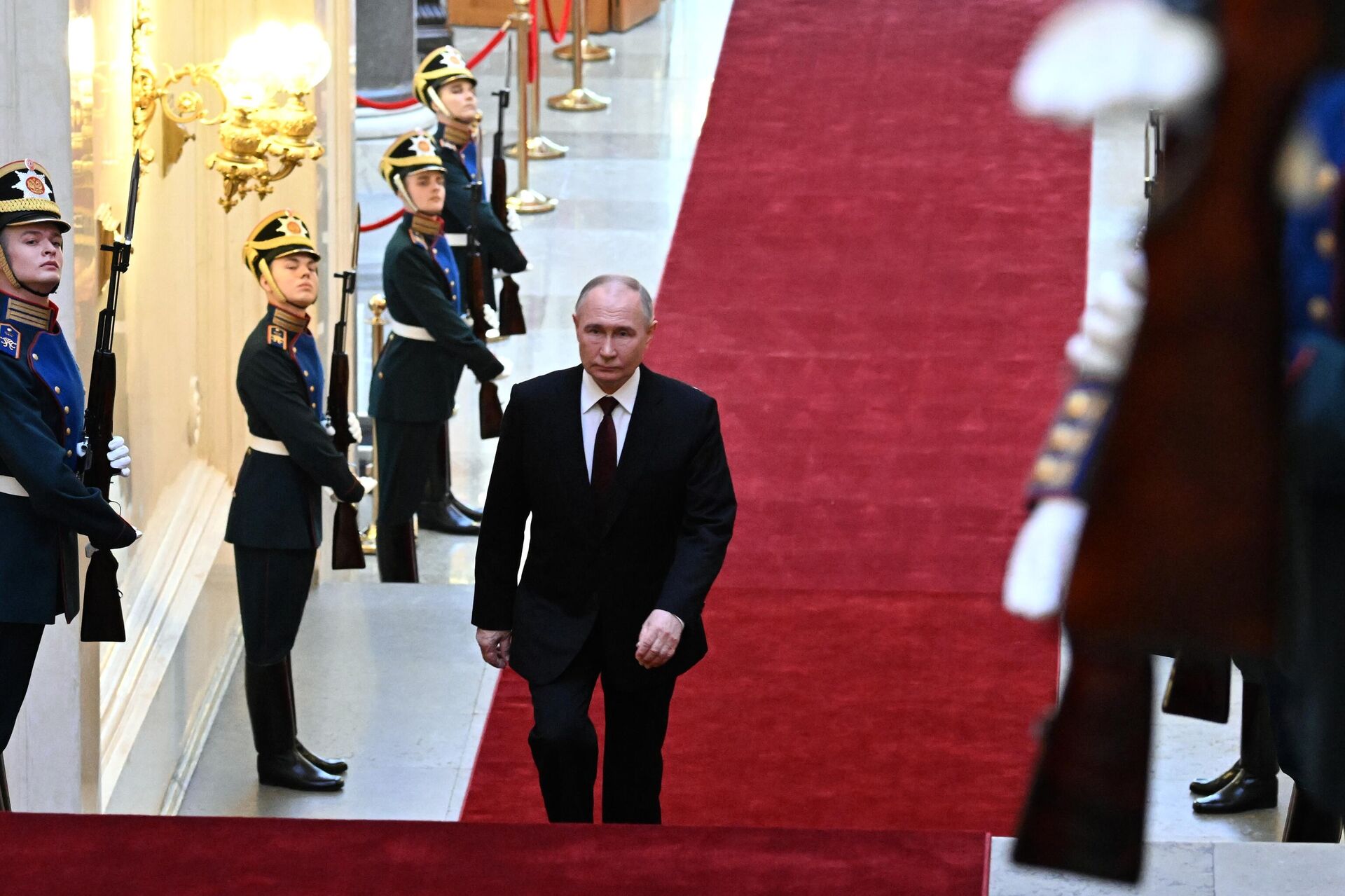 Президент РФ Владимир Путин перед началом церемонии инаугурации в Кремле (7 мая 2024). Москва - Sputnik Армения, 1920, 07.05.2024