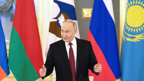 Президент РФ Владимир Путин на заседании Высшего Евразийского экономического совета (ВЕЭС) на саммите стран - участниц Евразийского экономического союза (ЕАЭС) (8 мая 2024). Москва - Sputnik Армения