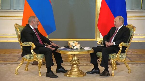 Путин на встрече с Пашиняном заявил, что есть вопросы, касающиеся безопасности в регионе - Sputnik Армения