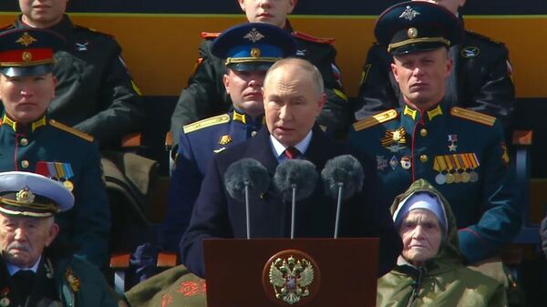 Никому не позволим угрожать нам - Путин поздравил участников парада с Днем Победы - Sputnik Армения