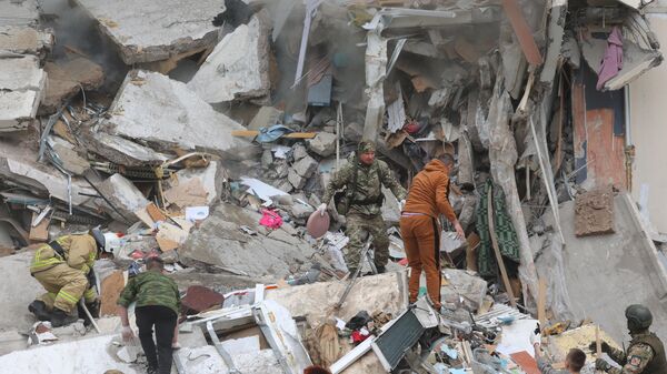 Девять тел извлекли из-под завалов дома в Белгороде - МЧС РФ