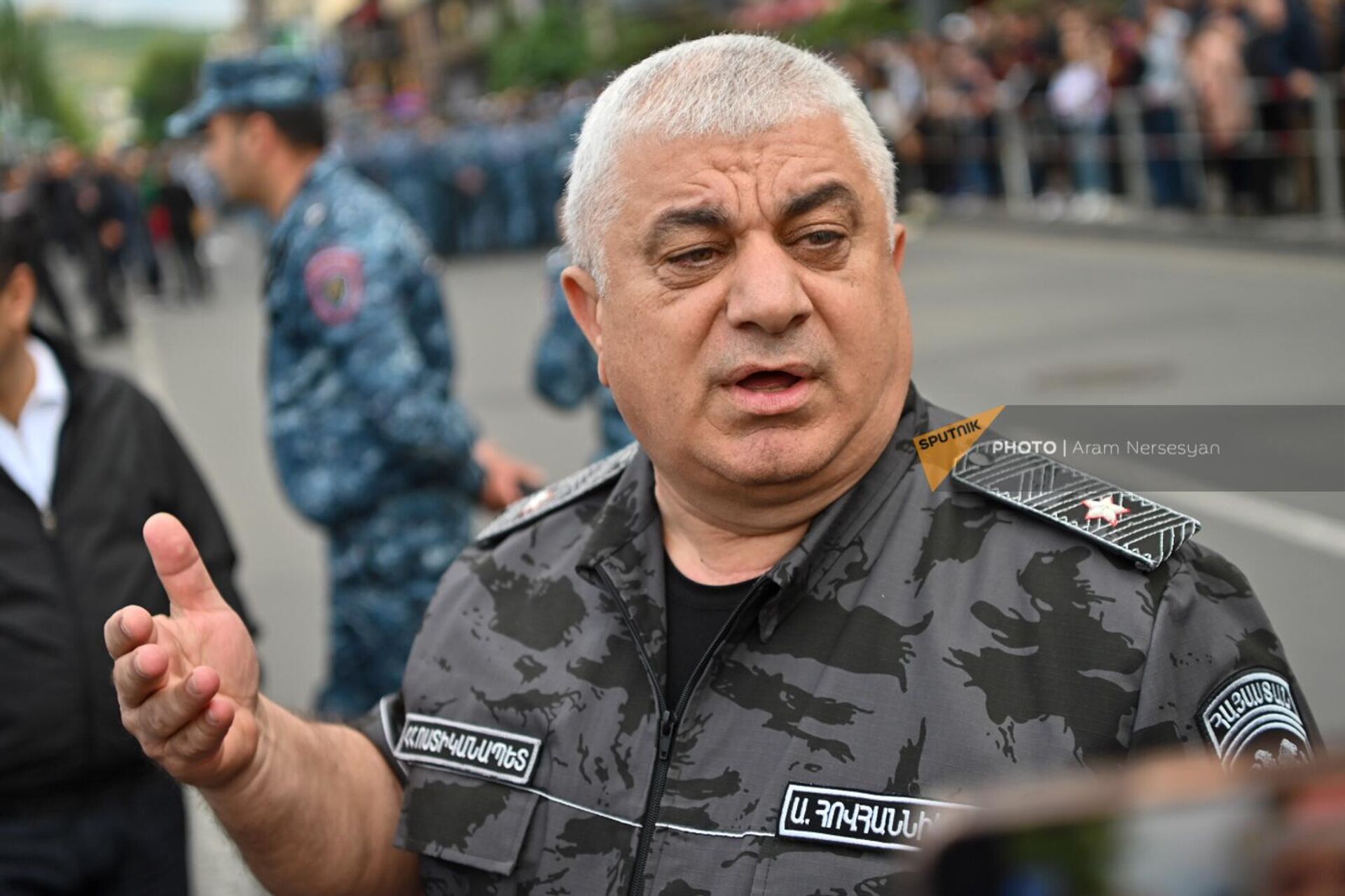 Начальник полиции Арам Ованнисян во время акции неповиновения (15 мая 2024). Еревaн - Sputnik Армения, 1920, 16.05.2024