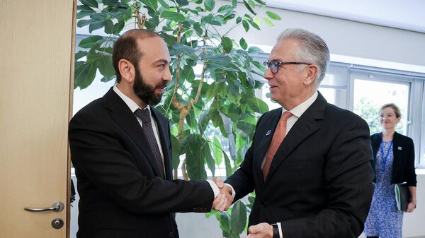 Министр иностранных дел Арарат Мирзоян встретился с председателем ПАСЕ Теодоросом Русопулосом (16 мая 2024). Страсбург - Sputnik Армения
