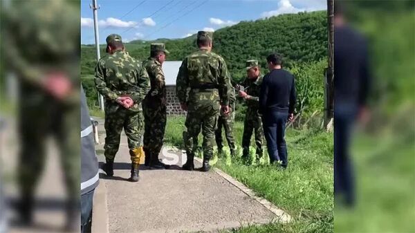 Армянские пограничники запустили дрон для сбора информации о местности в Киранце - Sputnik Армения