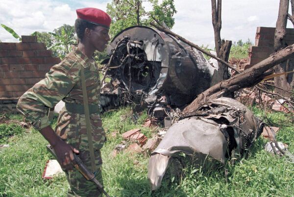 Ռուանդայի և Բուրունդիի նախագահներին տեղափոխող ինքնաթիռի բեկորները - Sputnik Արմենիա