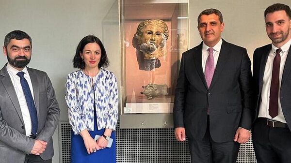 Министр ОНКС Жанна Андреасян обсудила вопрос экспонирования в Музее истории Армении бронзовой статуи богини Анаит - Sputnik Армения