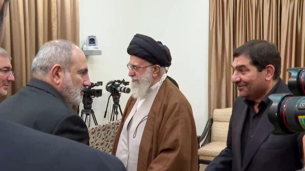 Никол Пашинян встретился с духовным лидером Ирана аятоллой Али Хаменеи в Тегеране - Sputnik Армения