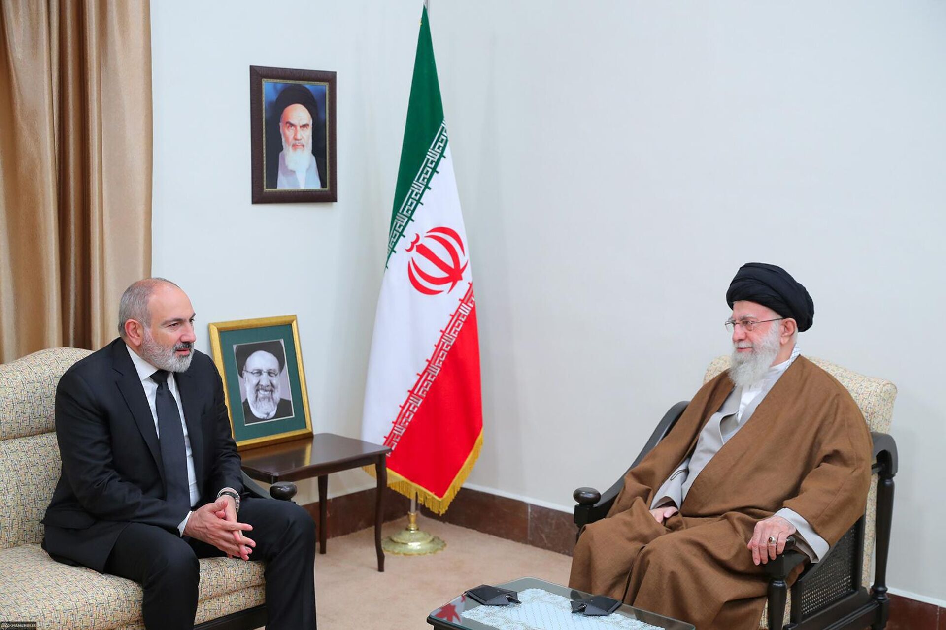 Премьер-министр Никол Пашинян встретился с верховным лидером Исламской революции Сейедом Али Хаменеи (22 мая 2024). Тегеран - Sputnik Արմենիա, 1920, 22.05.2024