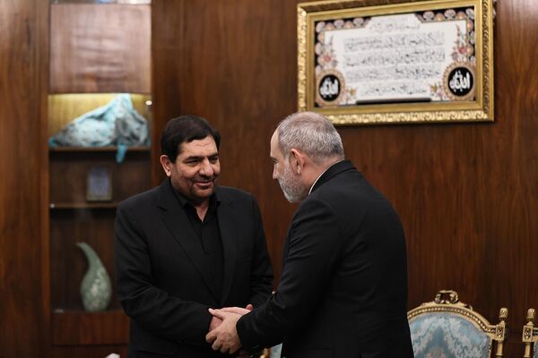 ՀՀ վարչապետը Թեհրանում հանդիպել է Իրանի նախագահի ժամանակավոր պաշտոնակատարի հետ - Sputnik Արմենիա