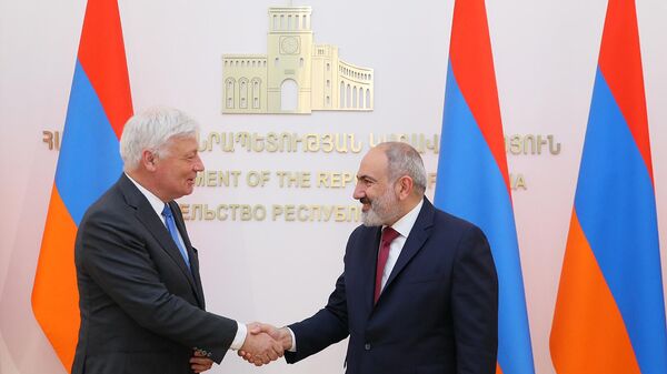 Премьер-министр Никол Пашинян принял делегацию, возглавляемую председателем Палаты депутатов Люксембургa Клодом Визлером (23 мая 2024). Еревaн - Sputnik Армения