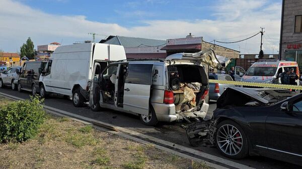 Дорожно-транспортное происшествие на Аштаракском шоссе (23 мая 2024). Еревaн - Sputnik Армения