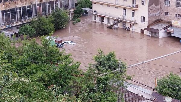 Наводнение из-за проливного дождя на станции Санаин  - Sputnik Армения