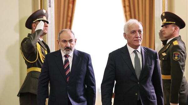 ՀՀ վարչապետն ու նախագահը Հանրապետության տոնի առթիվ պետական պարգևներ են հանձնել - Sputnik Արմենիա