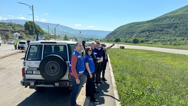 Посол Румынии в Армении Корнел Ионеску вместе с гражданской миссией ЕС в Армении посетили Сюник - Sputnik Армения
