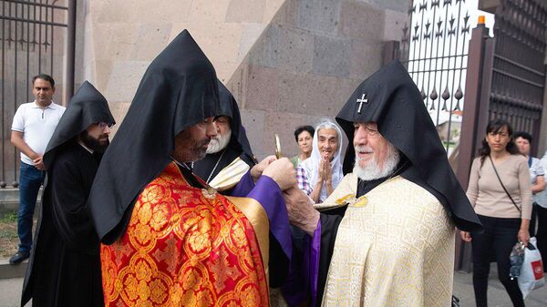 Мощи Святого Ованнеса Карапета были перенесены в монастырь Шогакат (30 мая 2024). Эчмиадзин - Sputnik Армения
