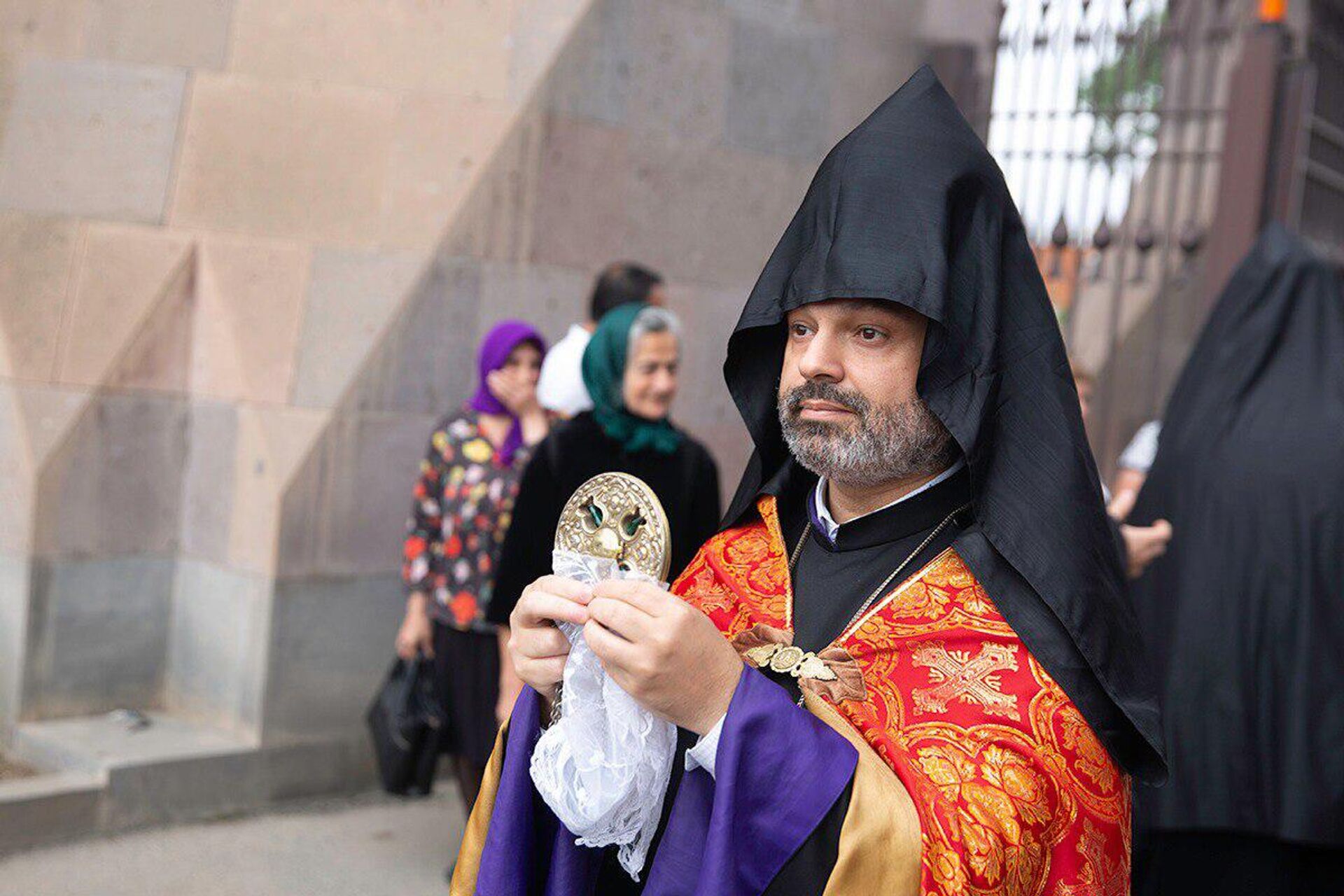 Мощи Святого Ованнеса Карапета были перенесены в монастырь Шогакат (30 мая 2024). Эчмиадзин - Sputnik Արմենիա, 1920, 30.05.2024