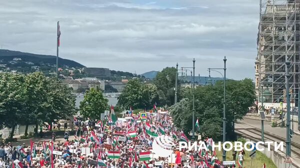  Акция Марш мира в Будапеште против вовлечения Венгрии в конфликт на Украине - Sputnik Армения