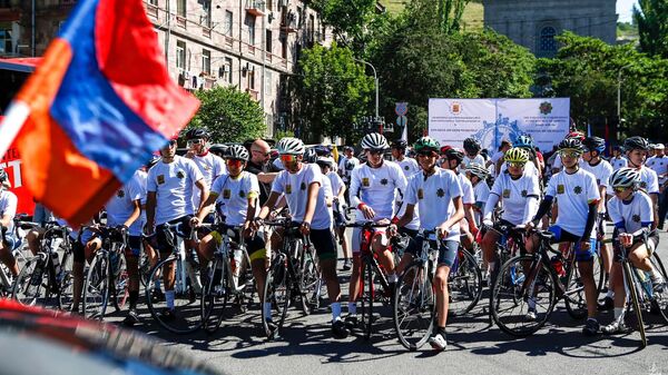 Велопробег и любительский турнир по велоспорту по случаю международного Дня велосипеда (2 июня 2024). Еревaн - Sputnik Армения