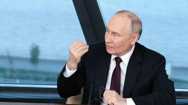 Президент РФ Владимир Путин во время встречи с руководителями информационных агентств (5 июня 2024). Санкт-Петербург - Sputnik Արմենիա