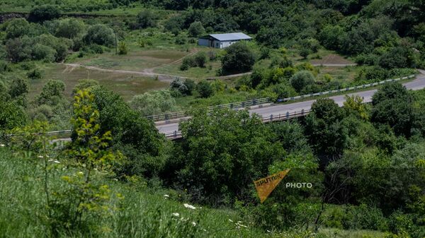 Действующая дорога и мост у села Киранц - Sputnik Армения