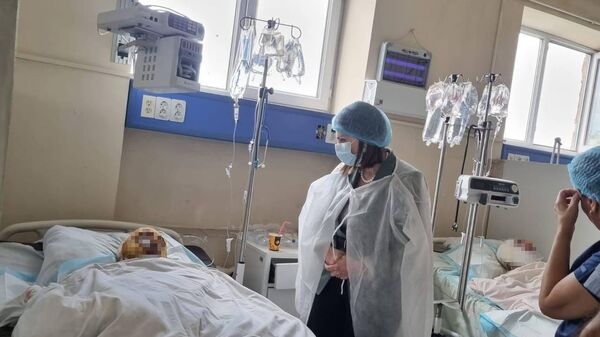 Министр здравоохранения Анаит Аванесян посетила пострадавших от взрыва на заправке граждан (7 июня 2024). Еревaн - Sputnik Армения
