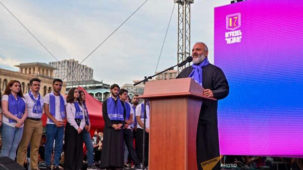 Архиепископ Баграт Галстанян призвал сторонников к 4-дневным нон-стоп акциям в Армении