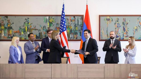 Церемония подписания соглашения между правительствами РА и США о взаимной помощи таможенных органов (11 июня 2024). Еревaн - Sputnik Армения